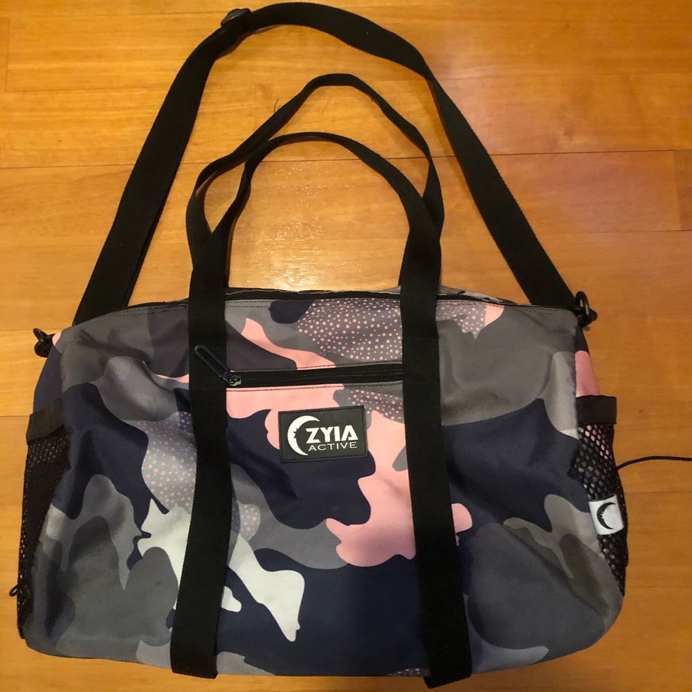 Zyia Active camo gym duffel fitness bag used once